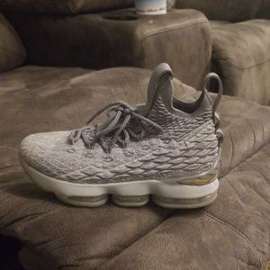Lebron 15's